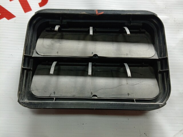 Клапан вентиляции крыла RENAULT Duster 