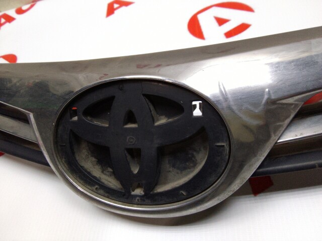 Решетка радиатора TOYOTA Corolla 