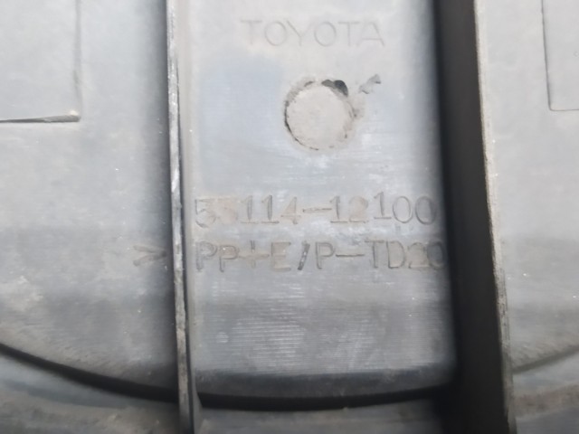 Решетка радиатора TOYOTA Corolla 