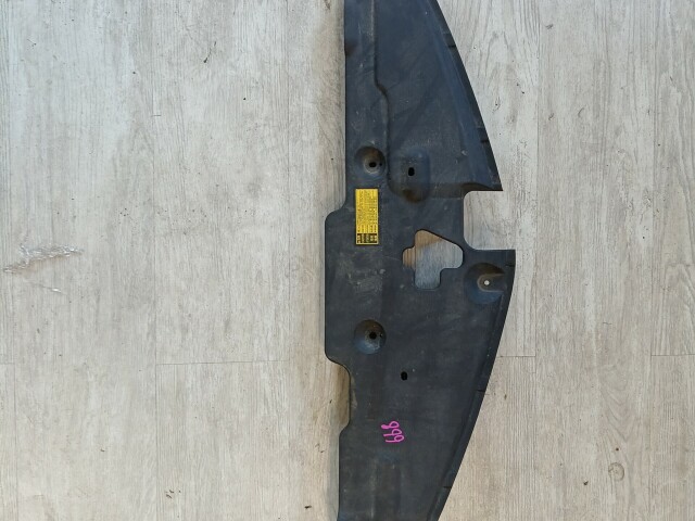 Накладка на радиатор TOYOTA Estima 