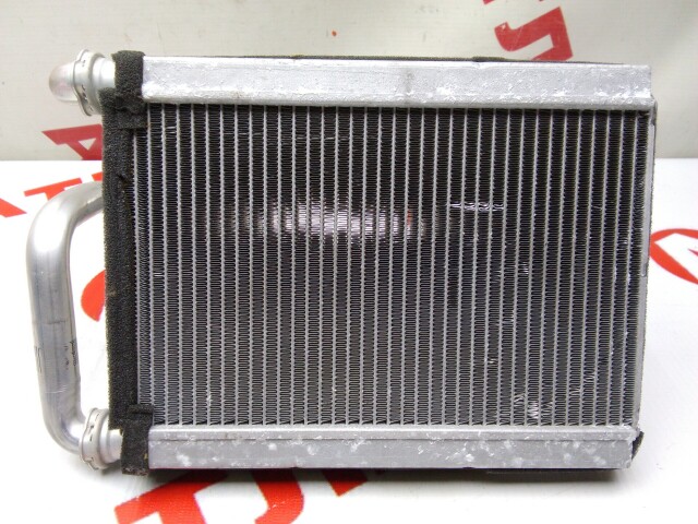 Радиатор печки TOYOTA Ist 