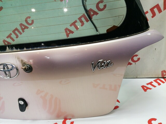Дверь багажника TOYOTA Vitz 