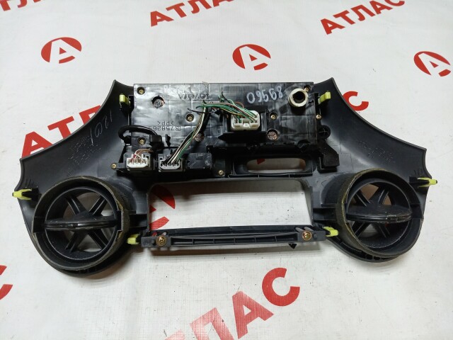 Блок управления печкой и кондиционером TOYOTA Vitz 