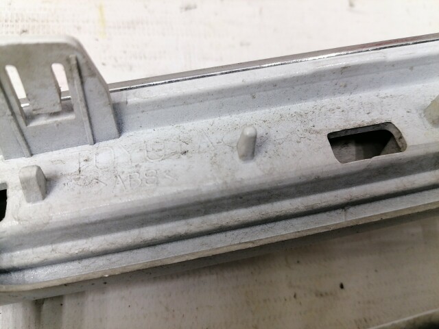 Решетка радиатора TOYOTA Avensis 