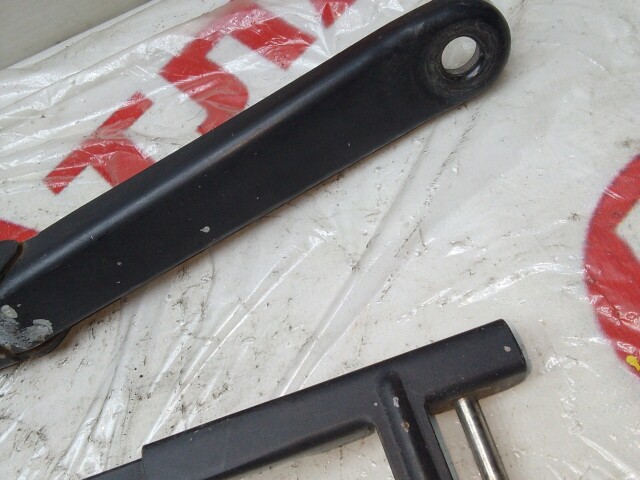 Щеткодержатель FORD Focus II 