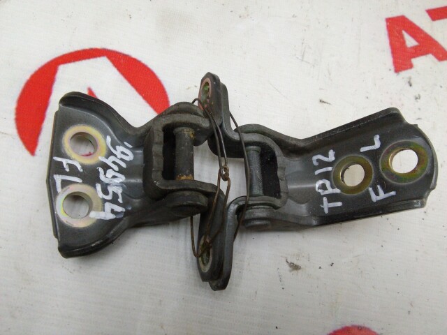 Кронштейны двери NISSAN Primera 