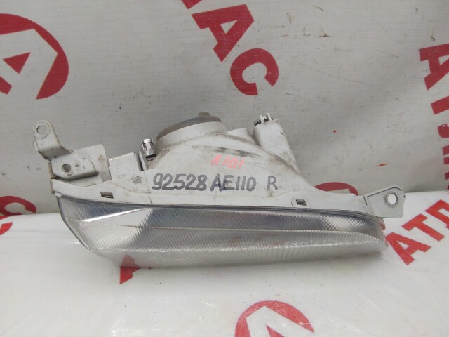 Фара TOYOTA Sprinter 