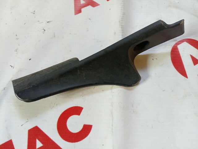 Уголок жабо RENAULT Sandero Stepway 