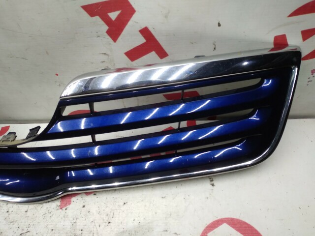 Решетка радиатора TOYOTA Avensis 