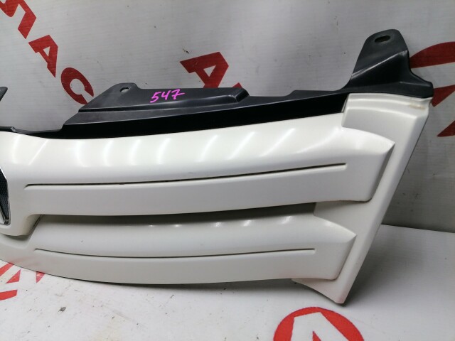 Решетка радиатора TOYOTA Ist 