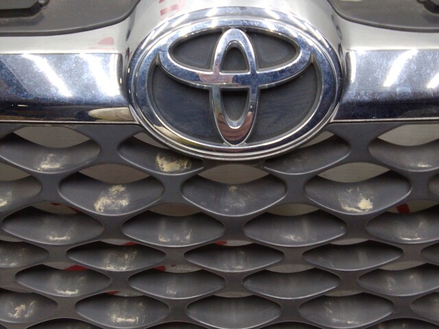 Решетка радиатора TOYOTA Duet 