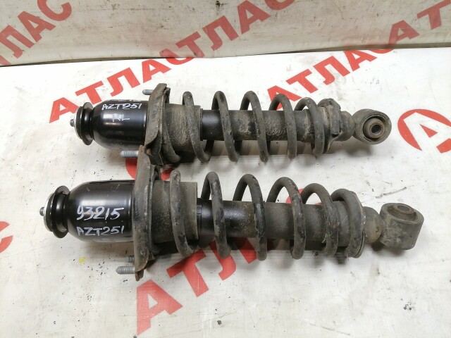 Стойка TOYOTA Avensis 