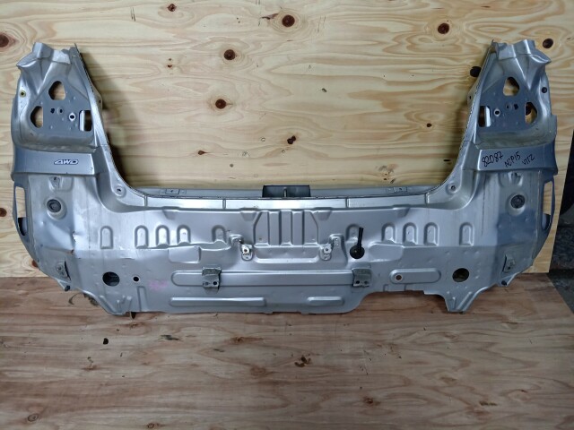 Задняя панель TOYOTA Vitz 