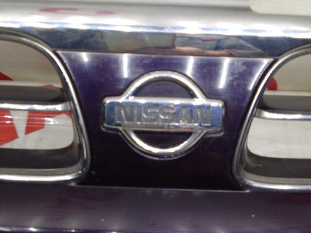Решетка радиатора NISSAN Avenir 