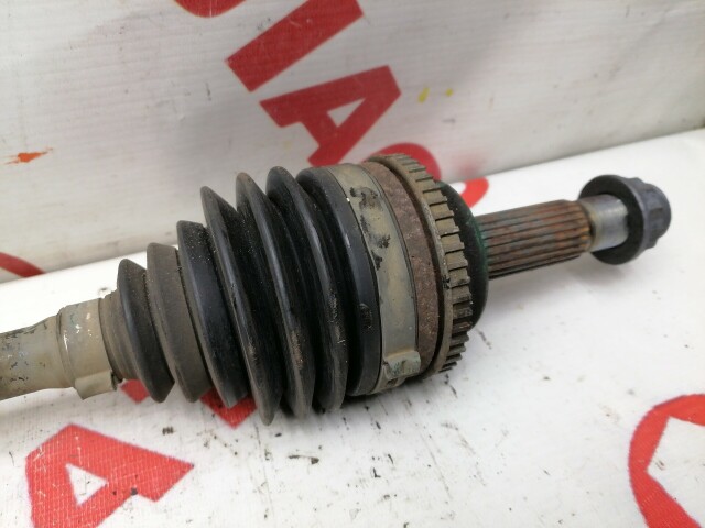 Привод короткий TOYOTA Vitz 