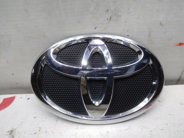 Эмблема TOYOTA Camry 