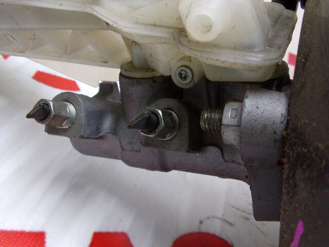 Главный тормозной цилиндр MAZDA CX-5 