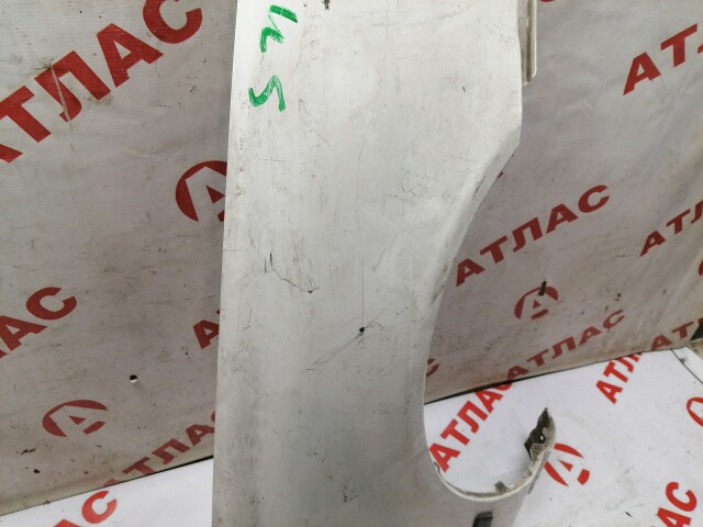 Крыло NISSAN AD 