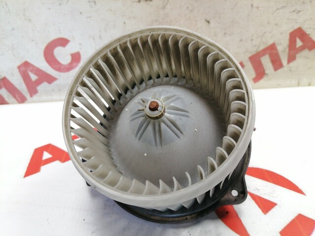 Моторчик печки TOYOTA Ist 