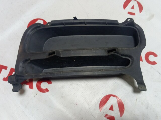 Заглушка в бампер TOYOTA Avensis 