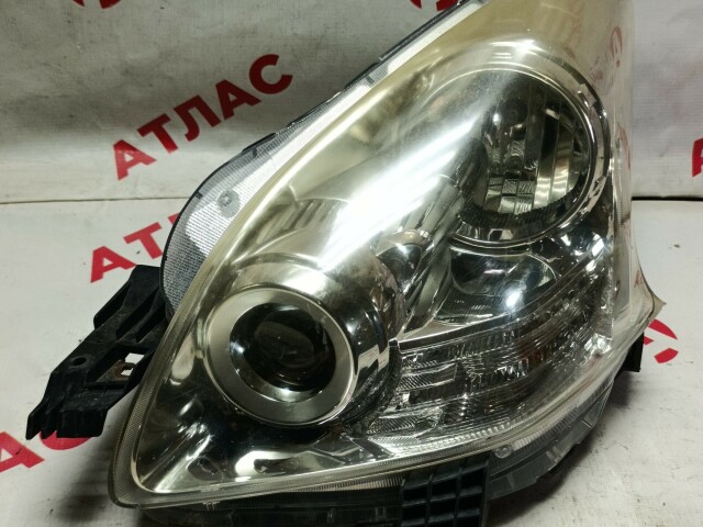 Фара TOYOTA Ractis 
