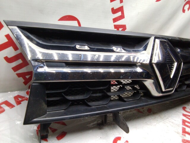 Решетка радиатора RENAULT Duster 