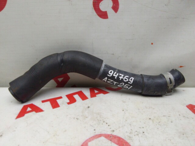 Патрубок TOYOTA Avensis 