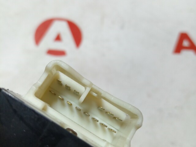 Блок управления стеклоподъемниками TOYOTA Vitz 