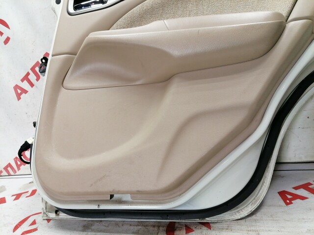Дверь NISSAN Bluebird Sylphy 