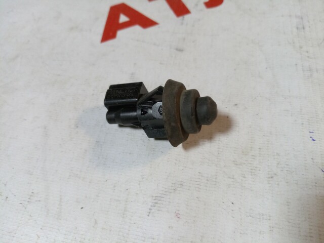 Концевик двери RENAULT Duster 