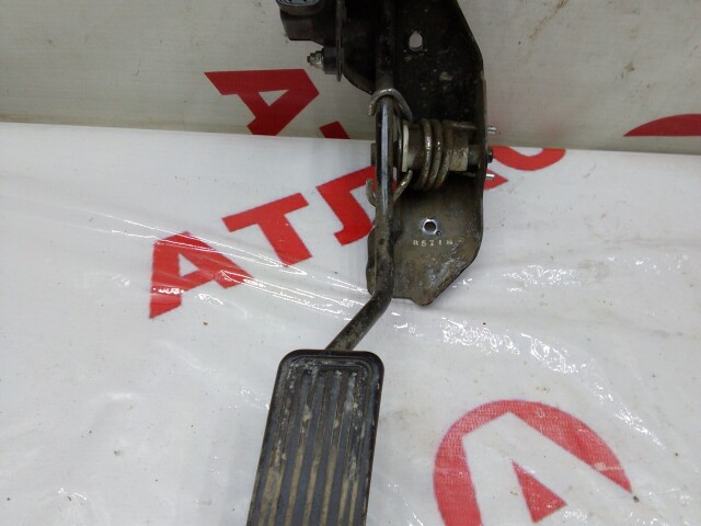 Педаль газа TOYOTA Avensis 