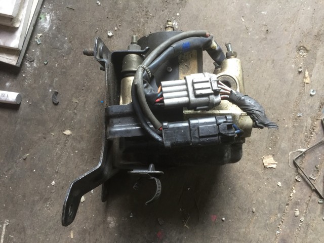 Блок ABS NISSAN Bluebird 