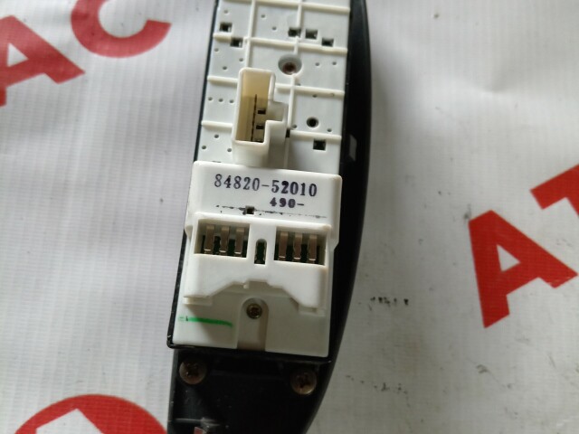 Блок управления стеклоподъемниками TOYOTA Vitz 