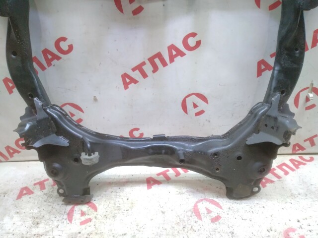 Подрамник HONDA Stream 