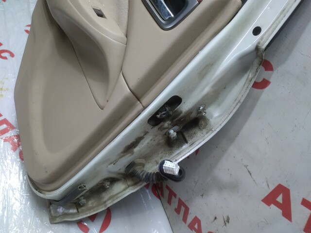 Дверь NISSAN Bluebird Sylphy 