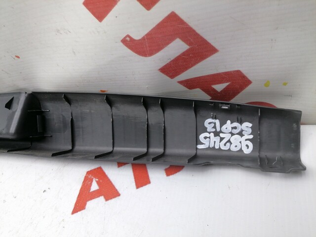 Накладка замка багажника TOYOTA Vitz 