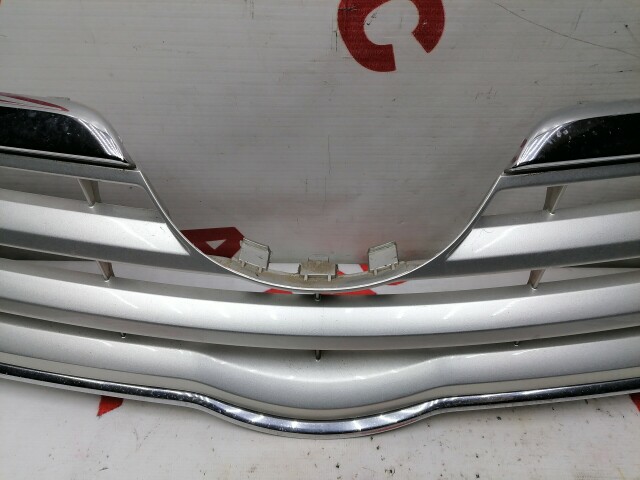 Решетка радиатора TOYOTA Avensis 