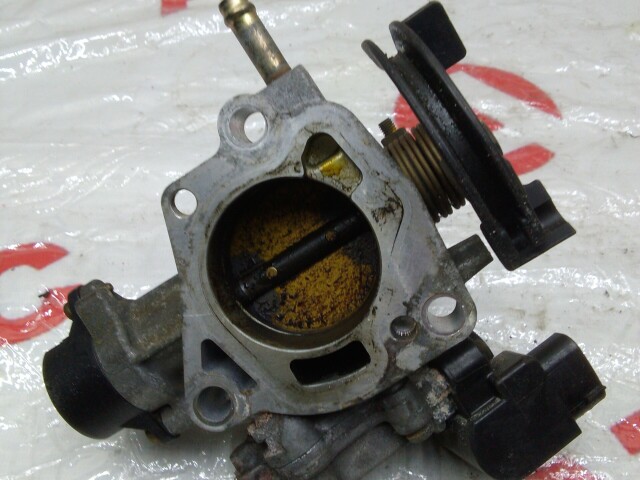 Дроссельная заслонка TOYOTA Platz 