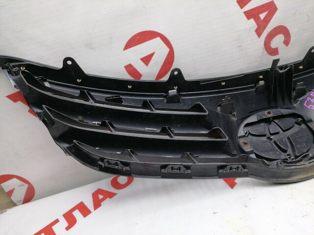 Решетка радиатора TOYOTA Avensis 