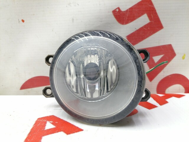 Туманка TOYOTA Avensis 