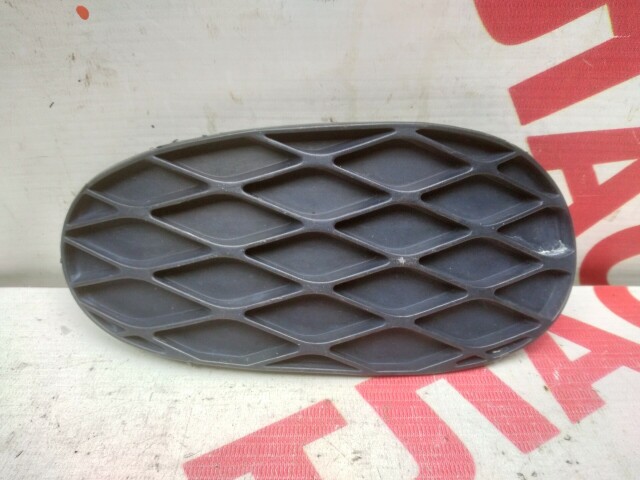 Заглушка в бампер TOYOTA FunCargo 