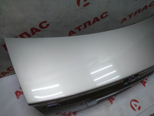 Крышка багажника TOYOTA Corolla 