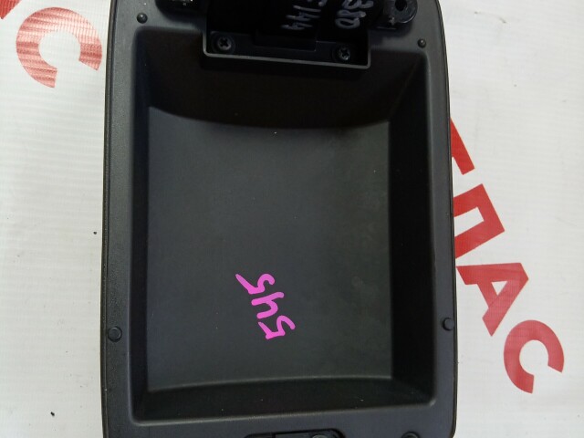 Подлокотник TOYOTA Corolla Fielder 