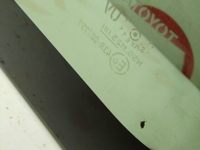 Стекло собачатника TOYOTA Succeed 