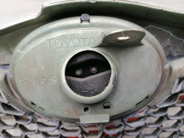 Решетка радиатора TOYOTA Corolla Fielder 