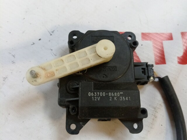 Сервопривод заслонки печки TOYOTA Avensis 