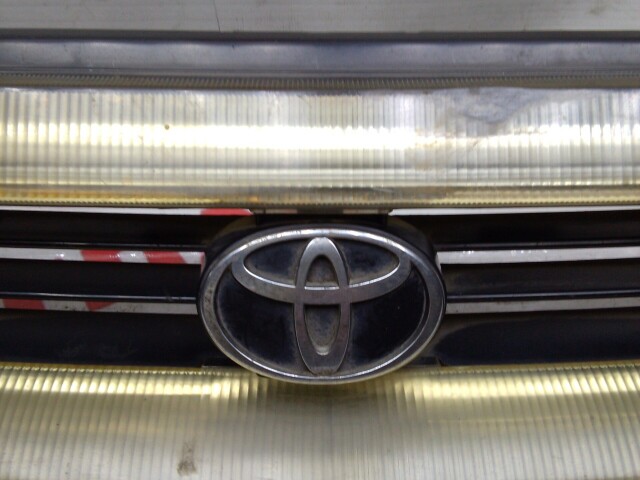 Решетка радиатора TOYOTA Estima Lucida 