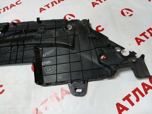 Накладка на радиатор TOYOTA Avensis 