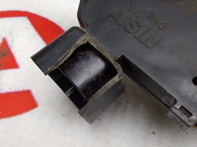 Замок двери TOYOTA Corolla 