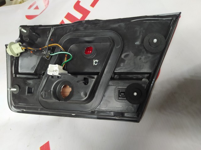 Вставка багажника NISSAN Sunny 